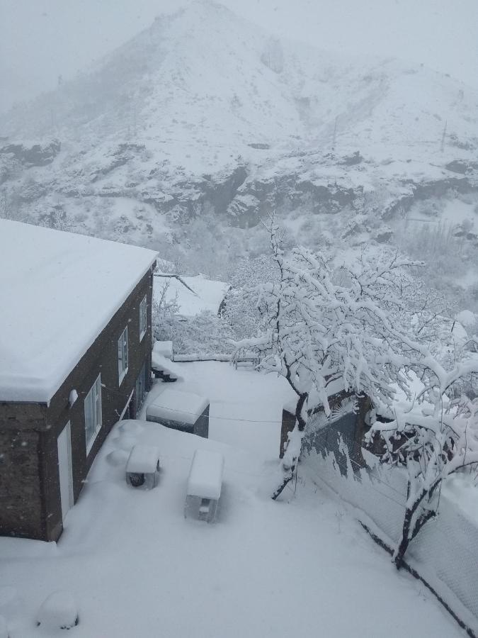 Nnn Guest House Goris Exteriör bild